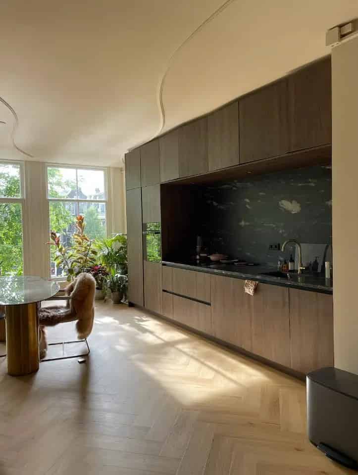 Canal vewing apartment on Singel