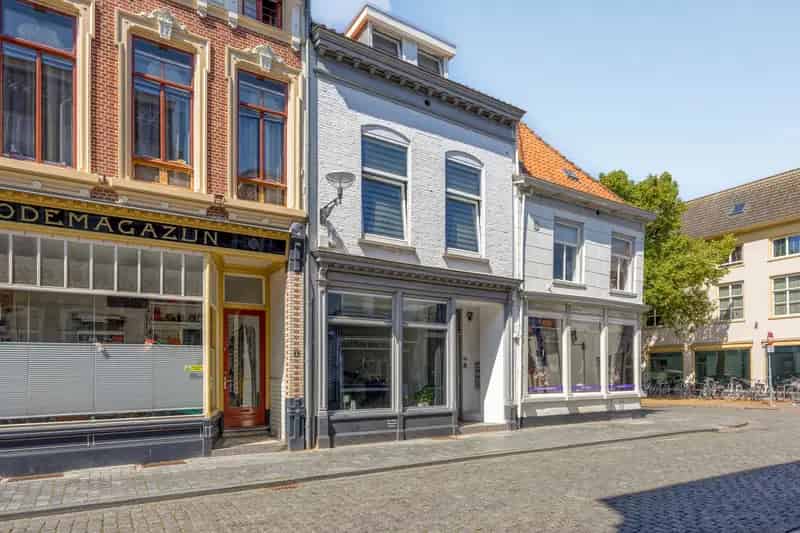 BenWoning Bergen op Zoom Centrum: Stadstuin ensuite Badkamer