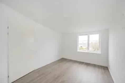4 Kamer Huis 84m² Almere  Volledig Gerenoveerd