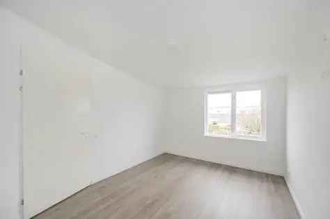 4 Kamer Huis 84m² Almere  Volledig Gerenoveerd