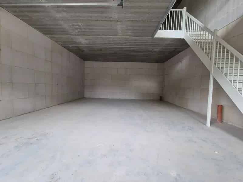 Bedrijfshal Gorinchem 171m2 te Koop of te Huur