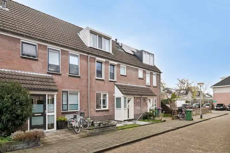 5 Kamer Eengezinswoning Pijnacker Nabij Centrum