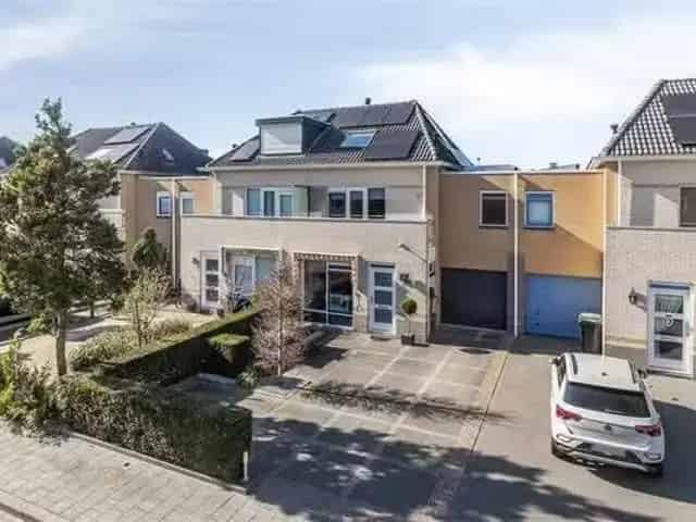 Huis te koop Almere 4 slaapkamers 156m²