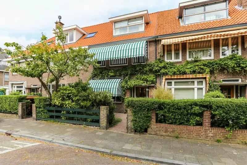 Gezinshuis jaren 20 4 slaapkamers 2 badkamers groene omgeving