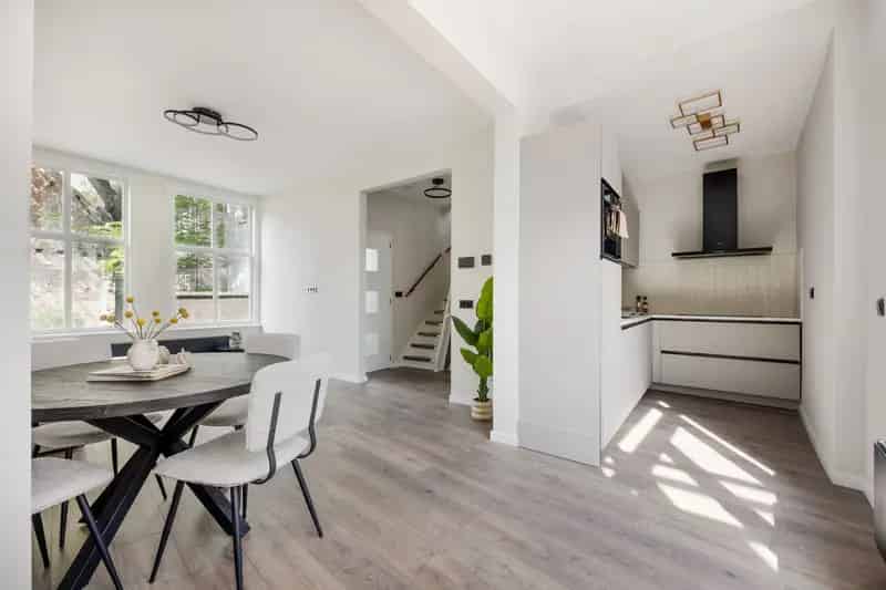 Moderne Dubbele Bovenwoning Leiden Pieterswijk