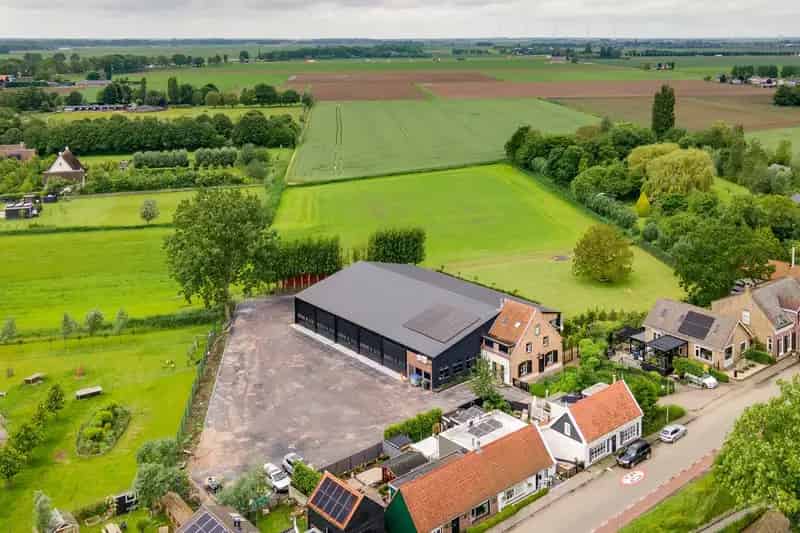 Bedrijfshal te Huur Klaaswaal Units 72m2 - 147m2