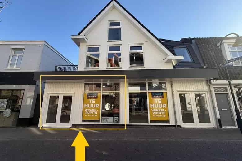 441 m2 Winkelruimte te Huur Laren A1 Locatie