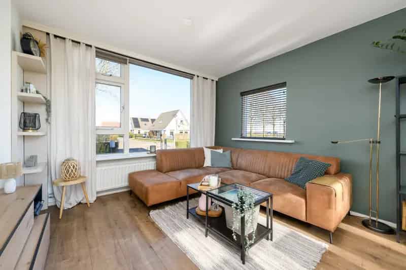 Tweekapper Ouwsterhaule: Ruime gezinswoning met moderne badkamer