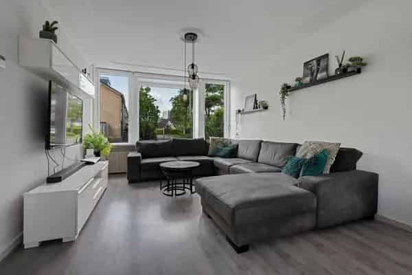 Ruime Tussenwoning Vianen Moderne Keuken Badkamer Twee Dakkapellen