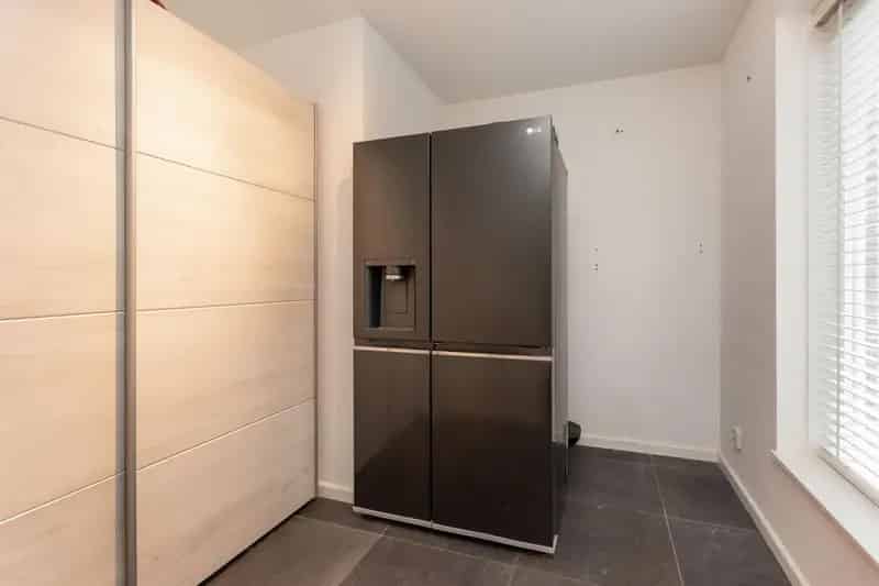 Vrijstaande Villa 5 slaapkamers Grote Garage Tuin aan het Water