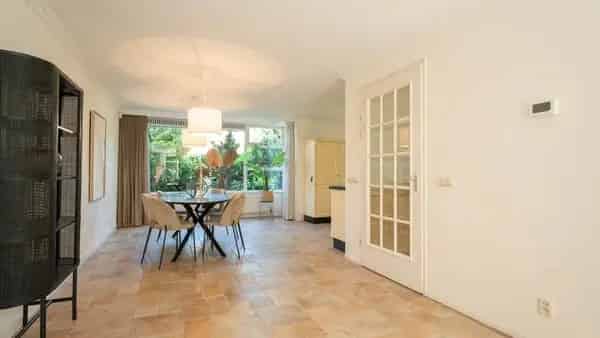 Te Huur: Ruime gezinswoning 5 slaapkamers Den Haag