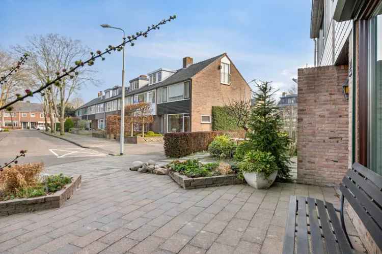 Huis te koop Aalsmeer 4 slaapkamers 2 badkamers zonnige tuin