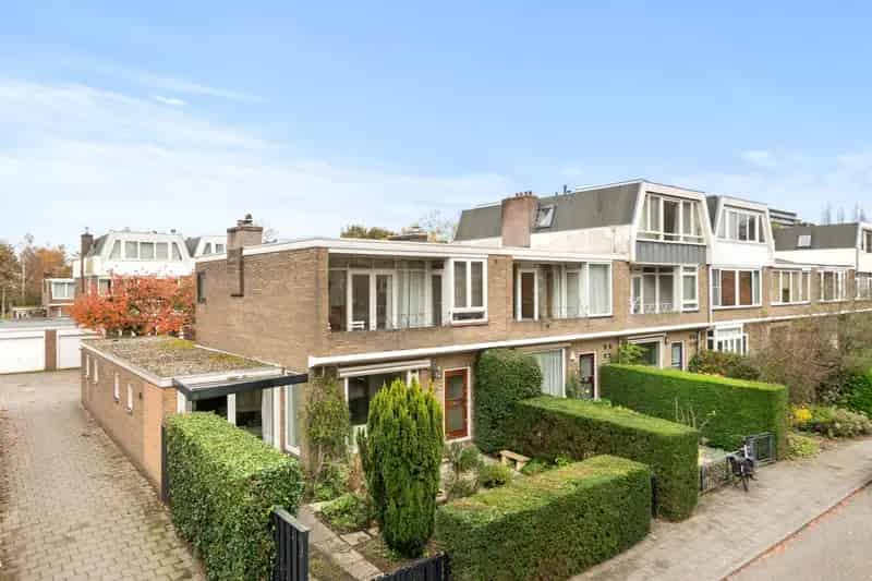 Huis te Koop Amstelveen: Ruime Gezinswoning met Uitbreidingsmogelijkheden