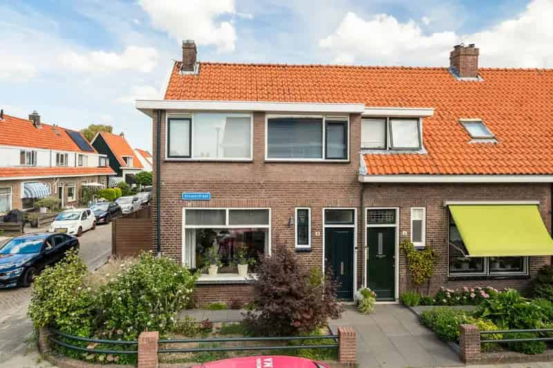 Huis te koop: Vroomstraat 4 3195 VP Pernis Rotterdam | Funda