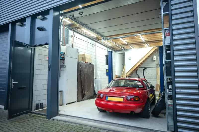 Bedrijfshal te Huur Zaandam 96m² - Hefbrug, Airco, Energielabel A++