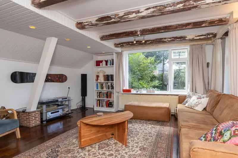 Vrijstaande woning Winkel 2 slaapkamers  mogelijkheid gelijkvloers wonen