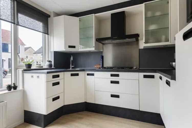 Hoekwoning Nieuwe Steen Hoorn 3 slaapkamers moderne keuken tuin