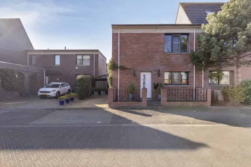 Gezinswoning te koop Almere