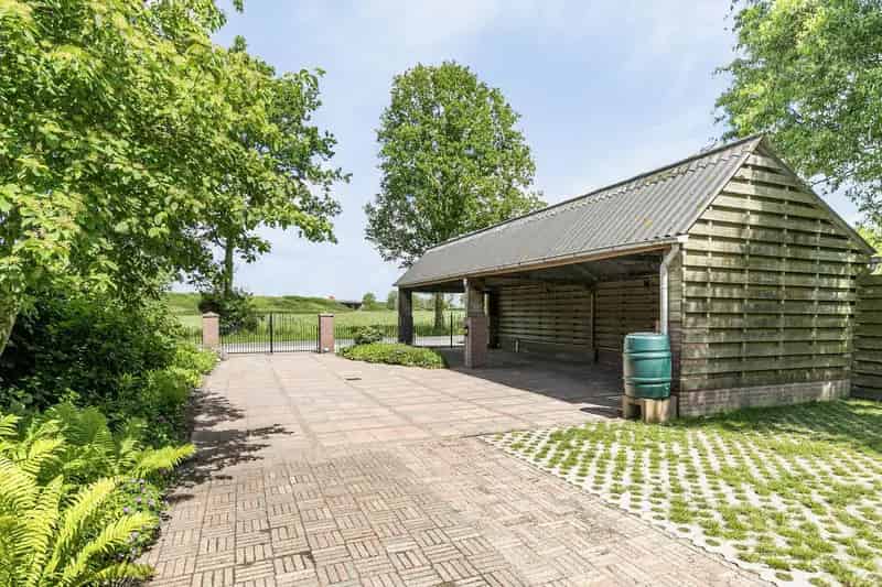 Authentieke Betuwse Woonboerderij te Valburg