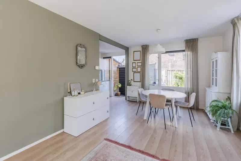 Huis te koop Zaandam: Gezellige hoekwoning met tuin