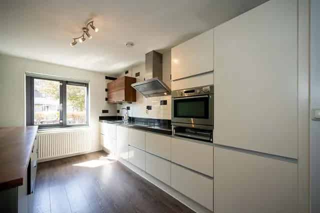 Almere Literatuurwijk - Ruime 6-kamer woning te huur