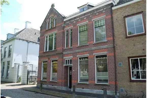 Kantoorvilla Centrum Oosterhout  10 parkeerplaatsen