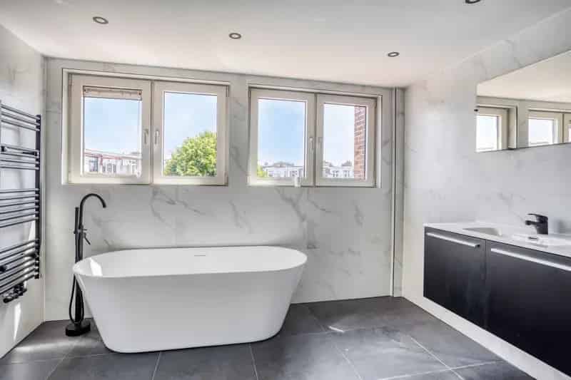 3 Kamer Appartement Den Haag  Gerenoveerd  Balkon  Nabij Strand