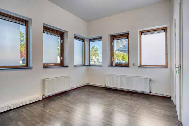 Bedrijfshal te Huur Zwolle Conradstraat 220m² Kantoor 54m²
