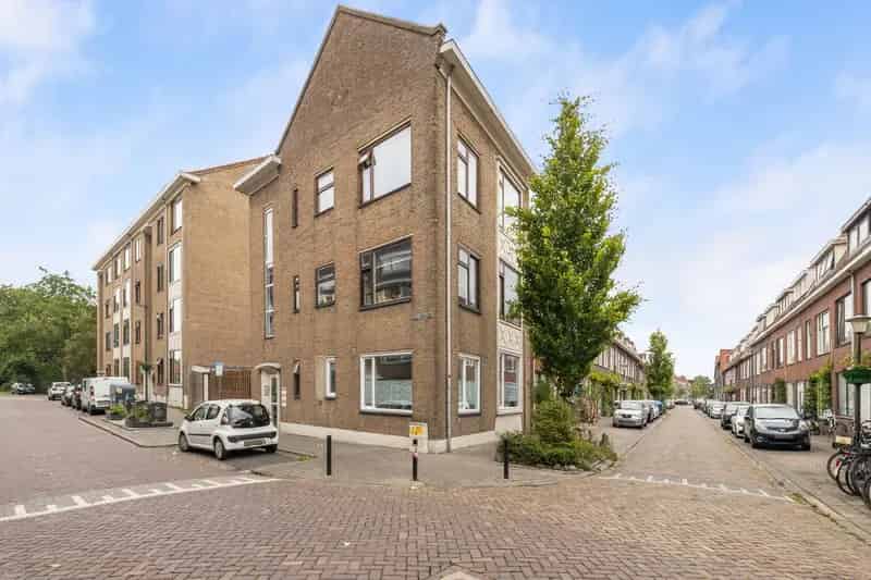 Appartement te koop Vlaardingen: Instapklaar appartement met tuin