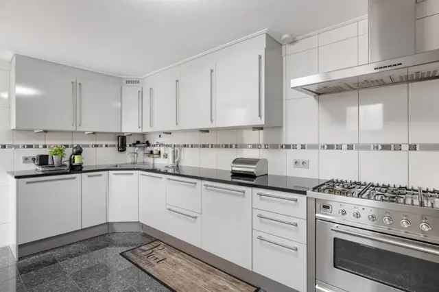 Grote 5 Kamer Eengezinswoning te Huur in Tilburg