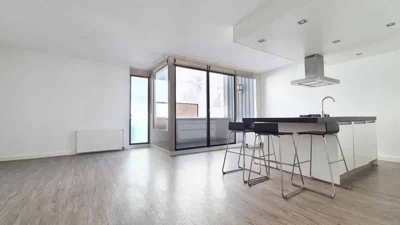 Modern 2-kamer appartement centrum met parkeerplaats