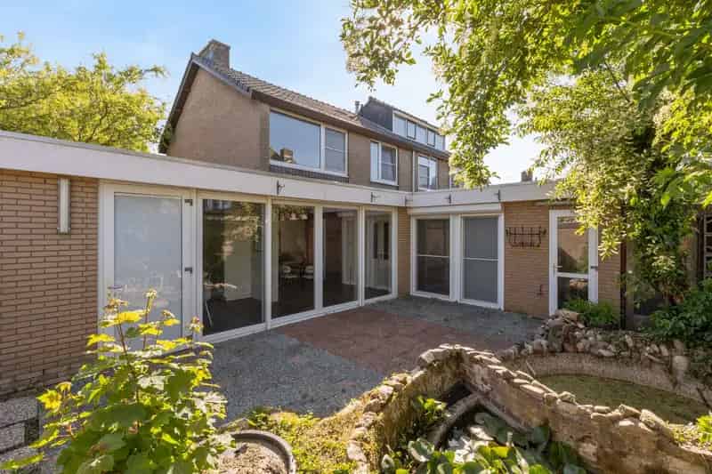 Ruime 2-onder-1-kapwoning Duiven Veel Mogelijkheden