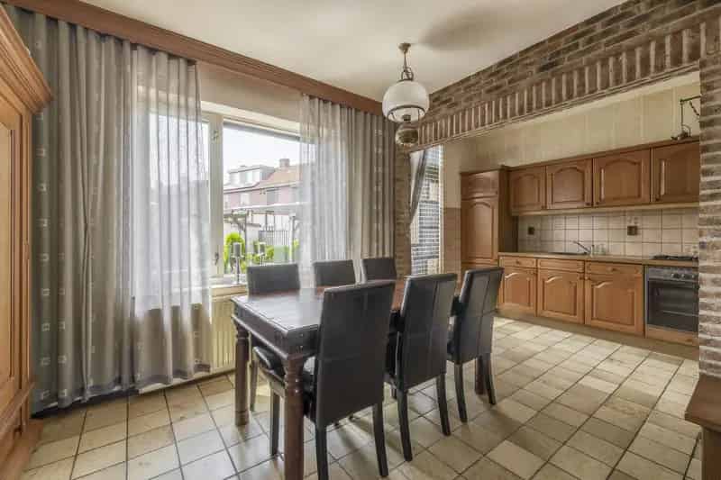 Tussenwoning Blerick 3 slaapkamers tuin garage berging