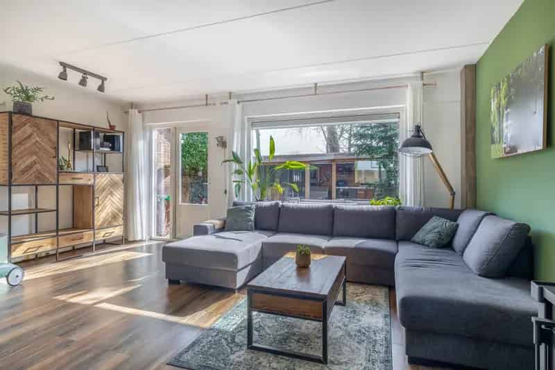 Gezinshuis 4 slaapkamers Schollevaar gerenoveerd tuin garage