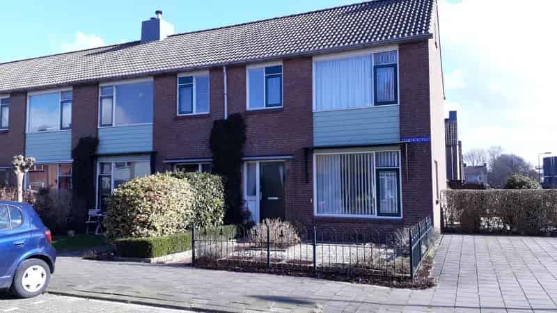 Huis Te Huur , 4, Anemonenstraat, Roelofarendsveen, Zuid-Holland