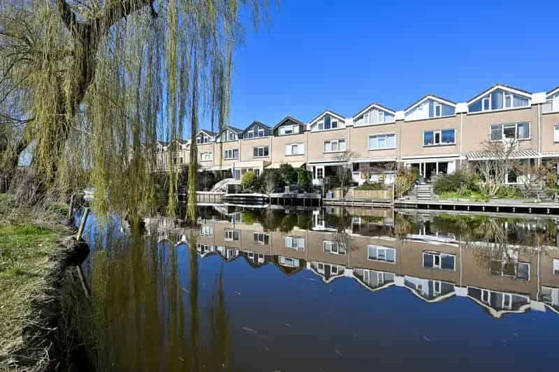 Huis te koop Zaandam Flevomeer: 4 slaapkamers, aan het water