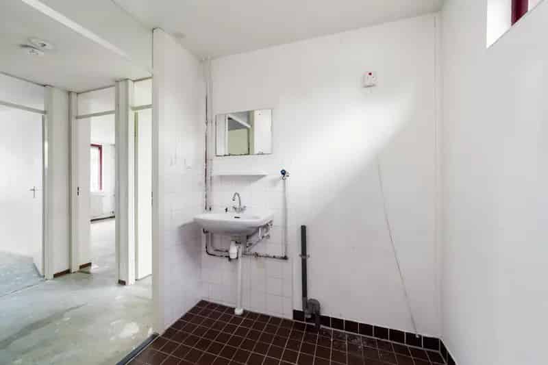 Tussenwoning Lindenholt te moderniseren starters 3 slaapkamers royale tuin