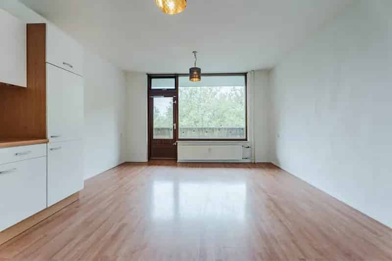 Appartement te koop Oss: Instapklaar 2-kamer appartement met balkon