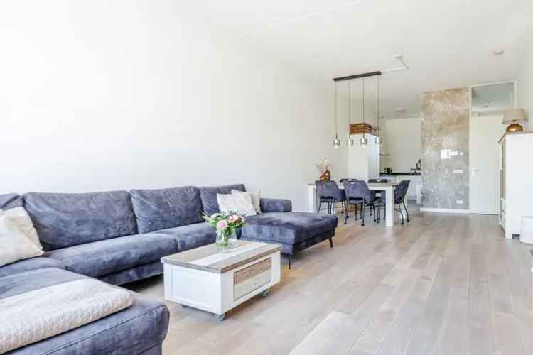 Appartement Te Koop , 30, Voorstraat, Klaaswaal, Zuid-Holland