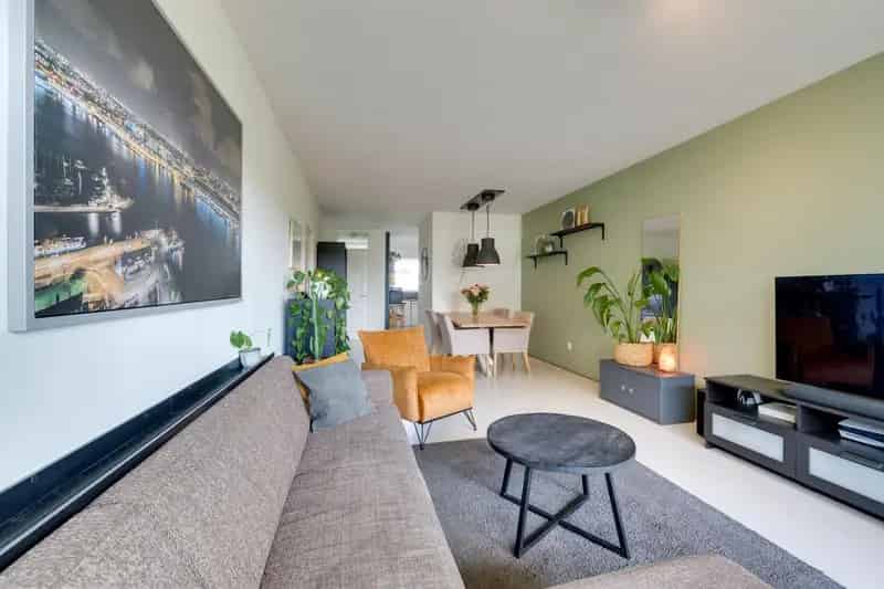 Ruim appartement Amsterdam Noord 2 slaapkamers balkon berging parkeerplaats