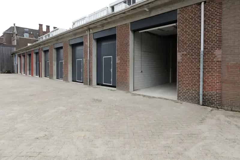 Bedrijfshal te Huur Den Haag 76m²  Aannemers Installatiebedrijven