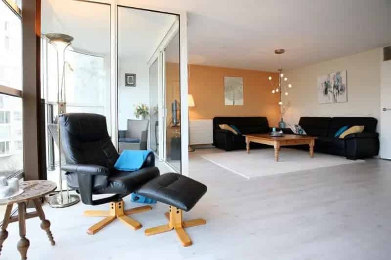 Gemeubileerd 2 Slaapkamer Appartement Nabij Strand