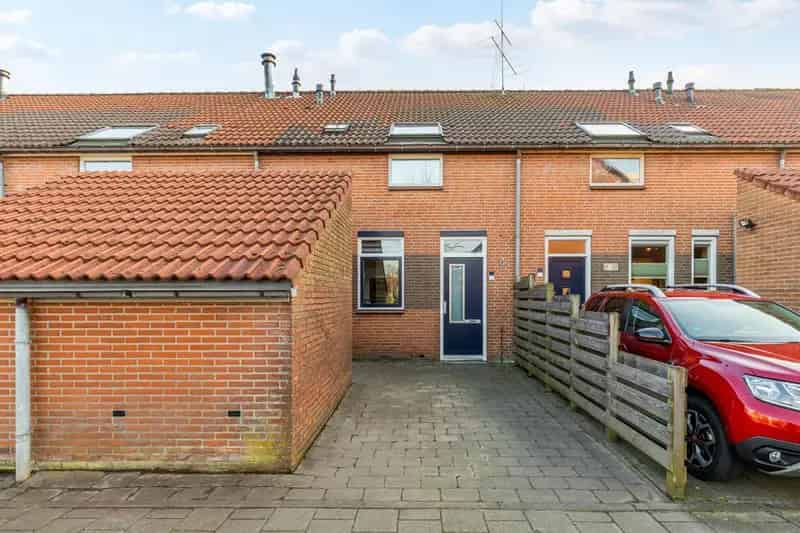 Gezinswoning Lelystad 3 slaapkamers moderne keuken tuin