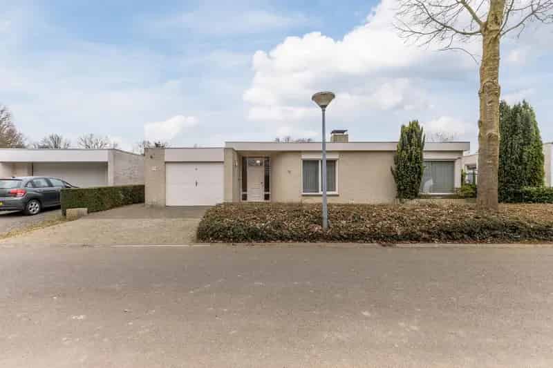 Vrijstaande Bungalow Acht Zuid: Ruim, Goed Onderhouden, Rustige Locatie