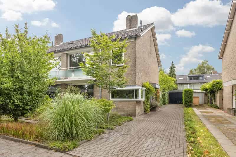 Ruime Gezinswoning Teteringen 5 Slaapkamers Garage Tuin