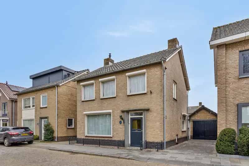 Huis te koop Made: 4 slaapkamers, garage, zonnige tuin