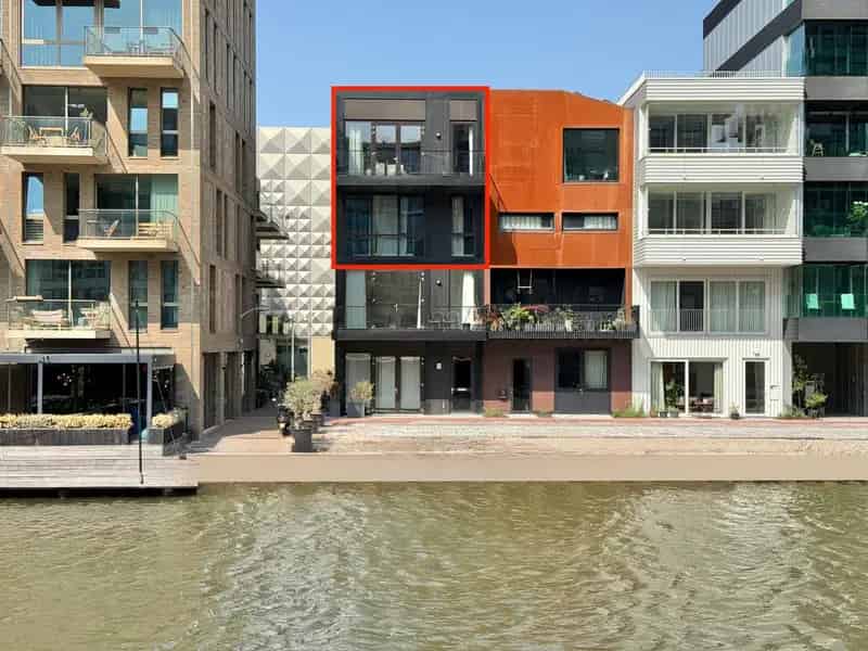Amsterdam Noord Hoekwoning 150m2 4 slaapkamers IJ-zicht