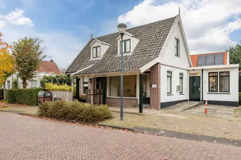 Kantoorruimte te huur Bergen NH 74m²