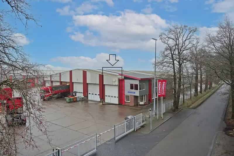 Bedrijfshal te Huur Vriezenveen 1565m² Opslag Lichte Productie