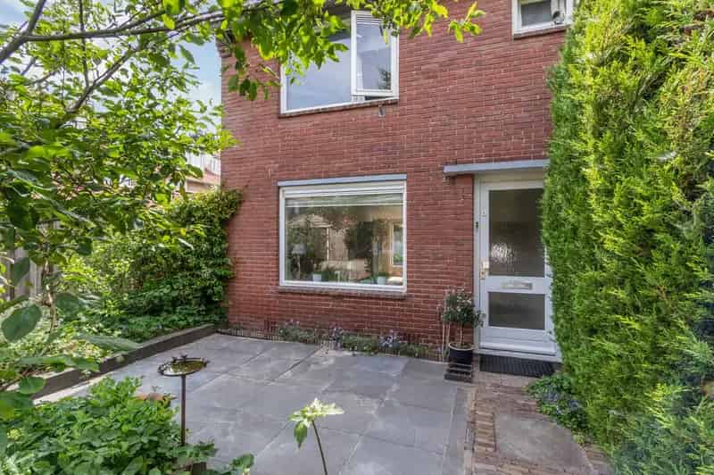 Huis te koop Bussum: Hoekwoning met tuin en berging